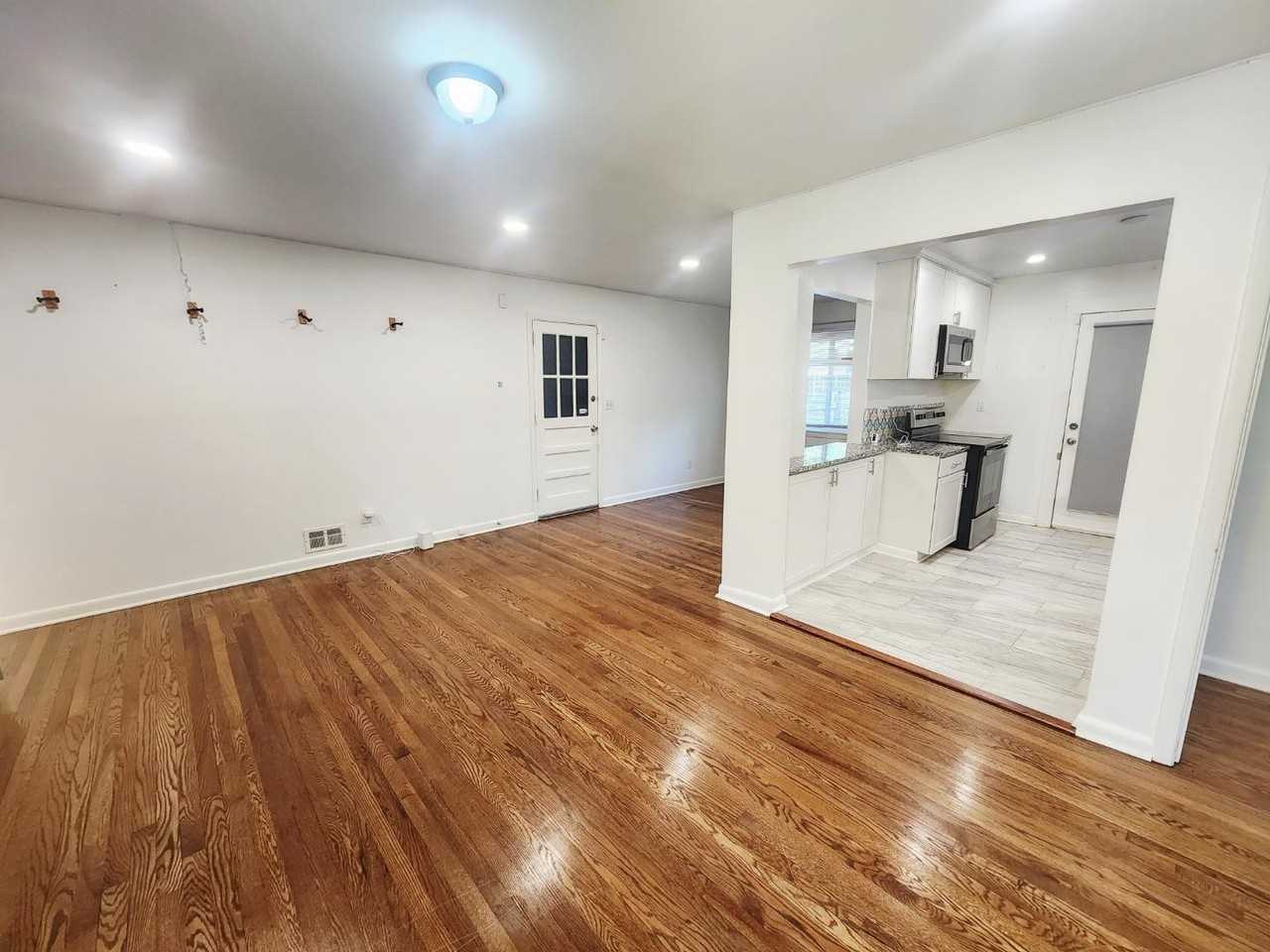 3158 Cloverhurst Dr - Photo 4 of 20