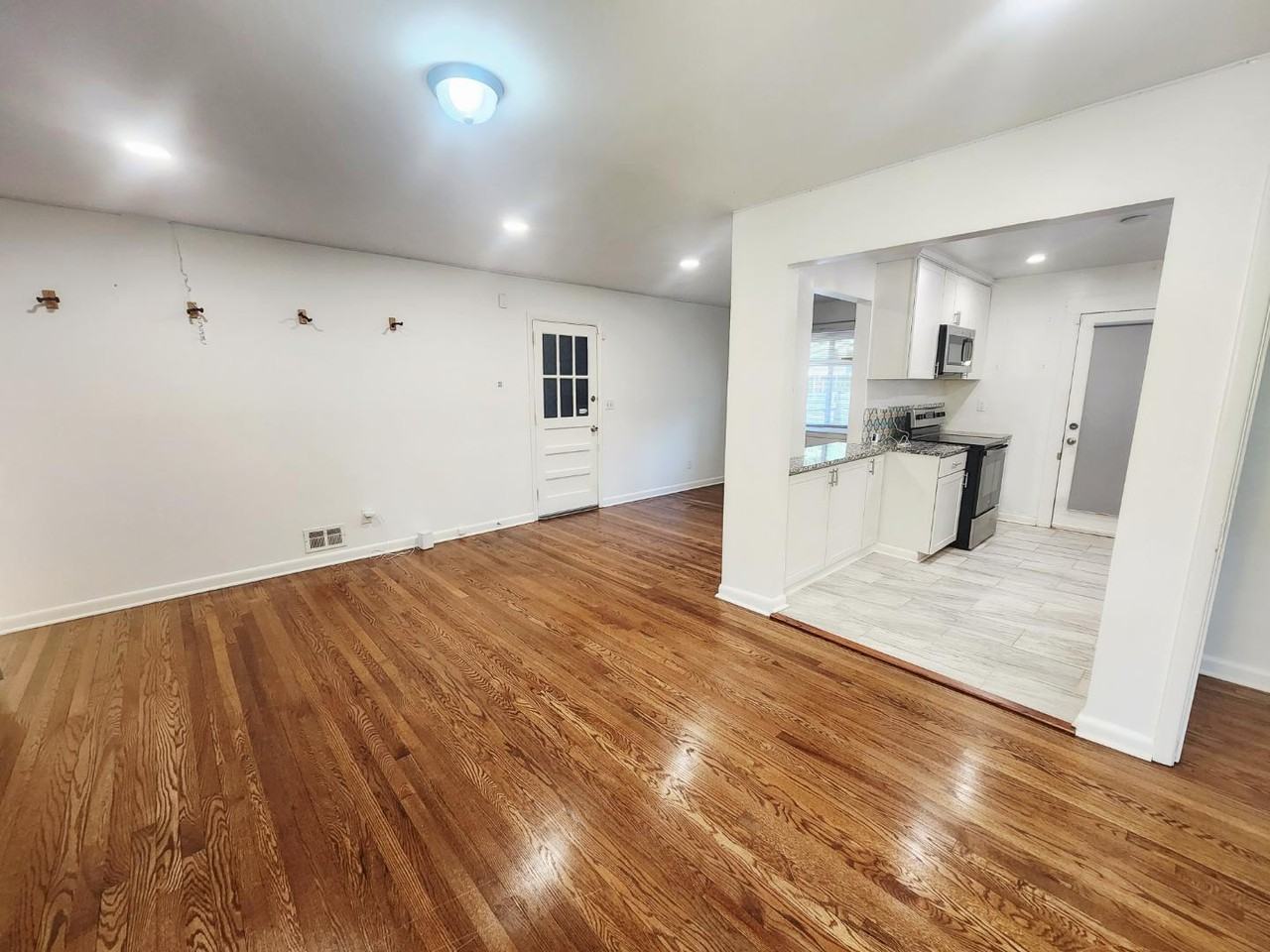 3158 Cloverhurst Dr - Photo 5 of 20