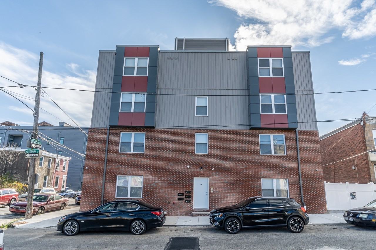 616 N Union St - Photo 2 of 4