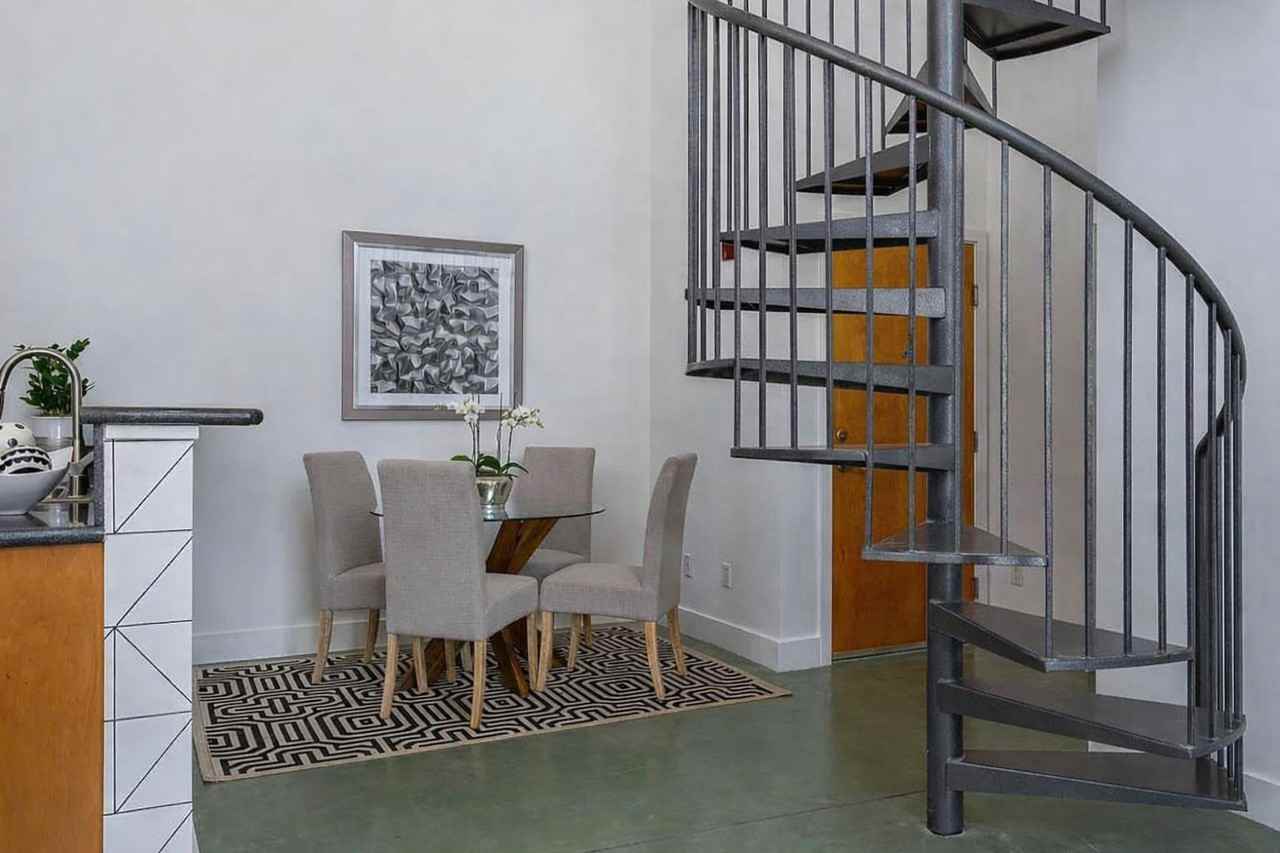 675 8th St - Photo 2 of 11