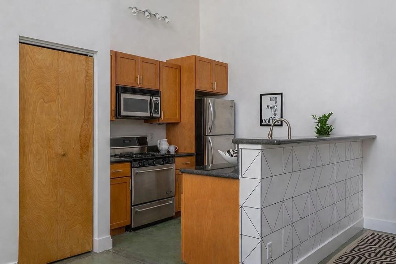 675 8th St - Photo 6 of 11