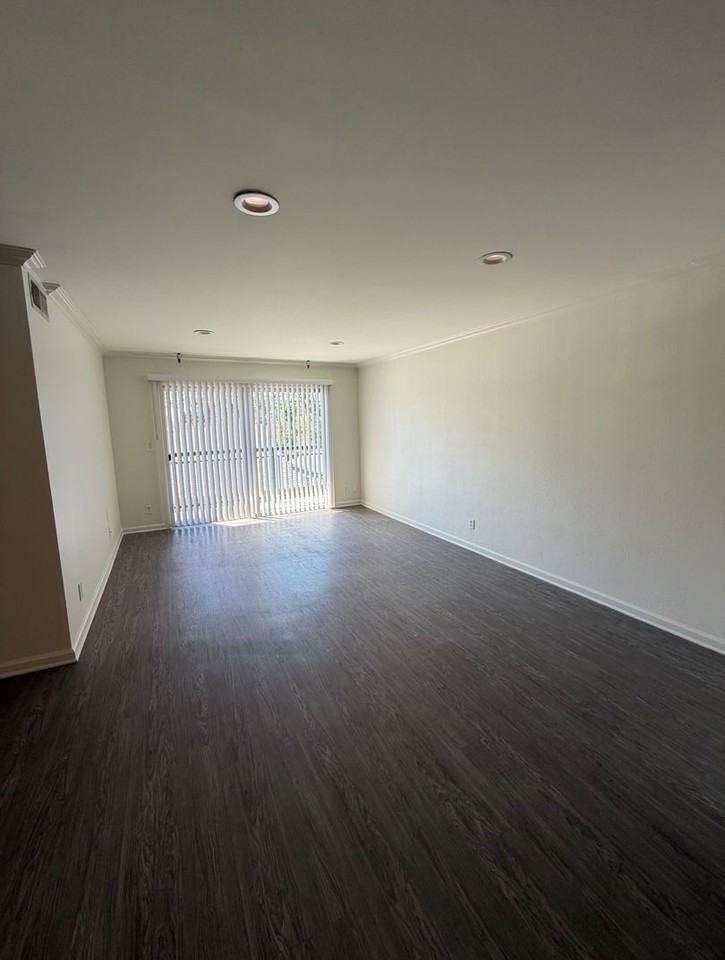 1320 N. Sycamore Avenue - Photo 2 of 33