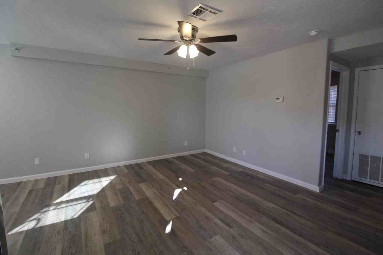 1020 E Virginia Ave - Photo 4 of 11