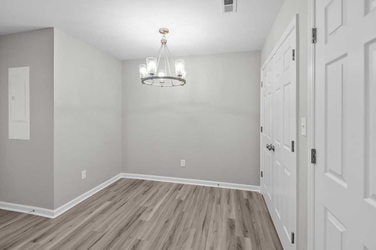 1240 Cross Creek Circle - Photo 5 of 10