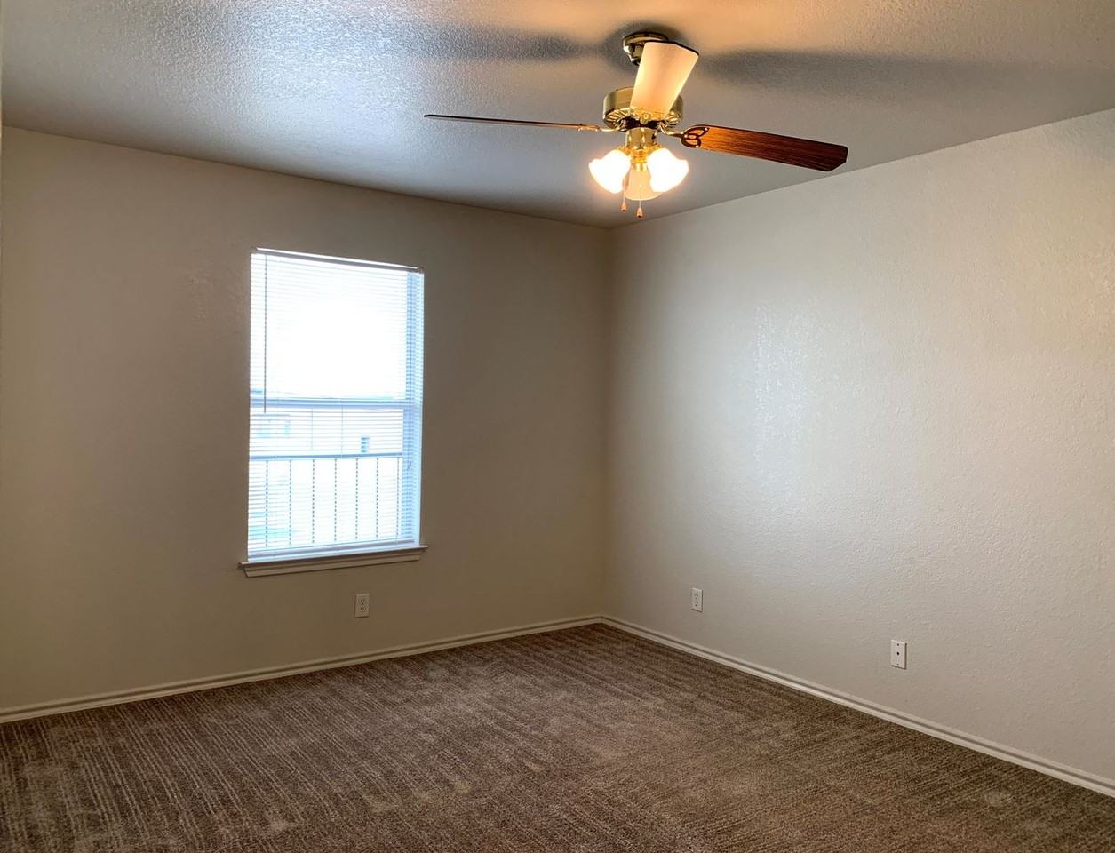 411 E Central TX Expwy - Photo 7 of 24