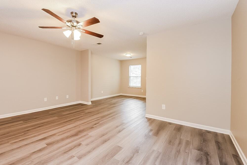 1146 Brookstone Rd - Photo 4 of 17