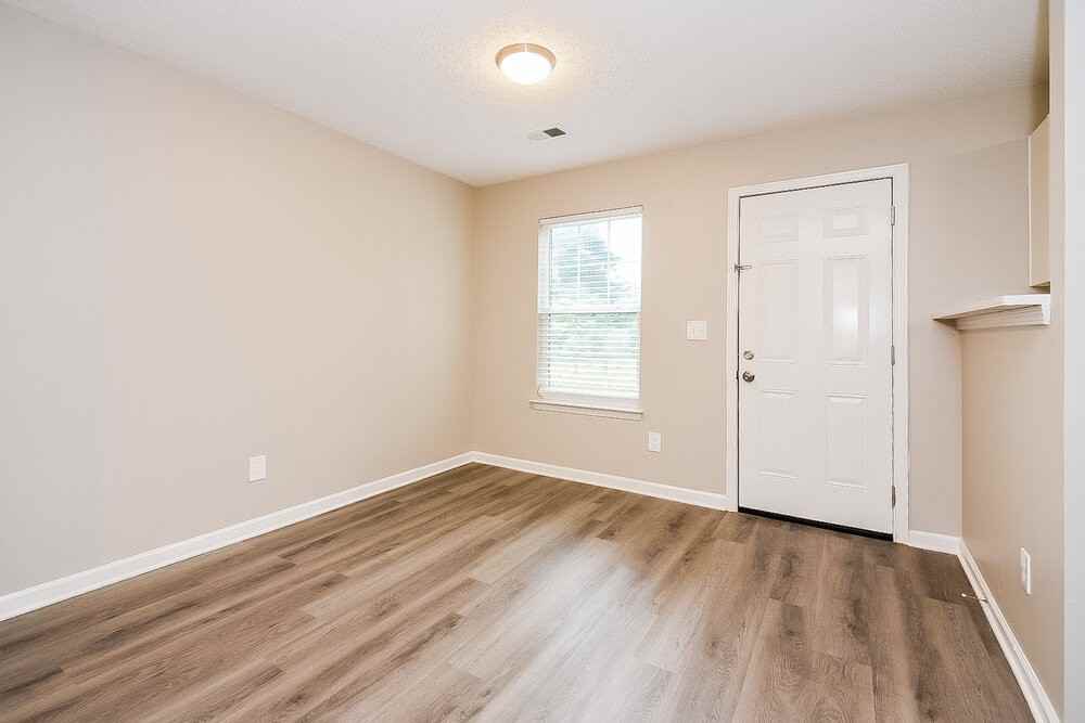 1146 Brookstone Rd - Photo 6 of 17