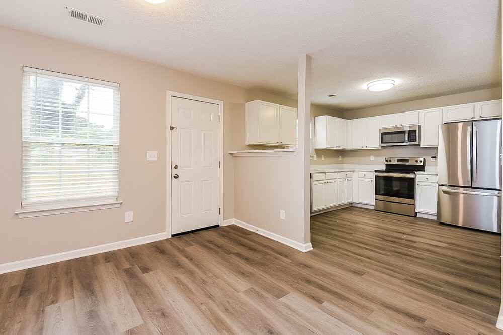 1146 Brookstone Rd - Photo 7 of 17