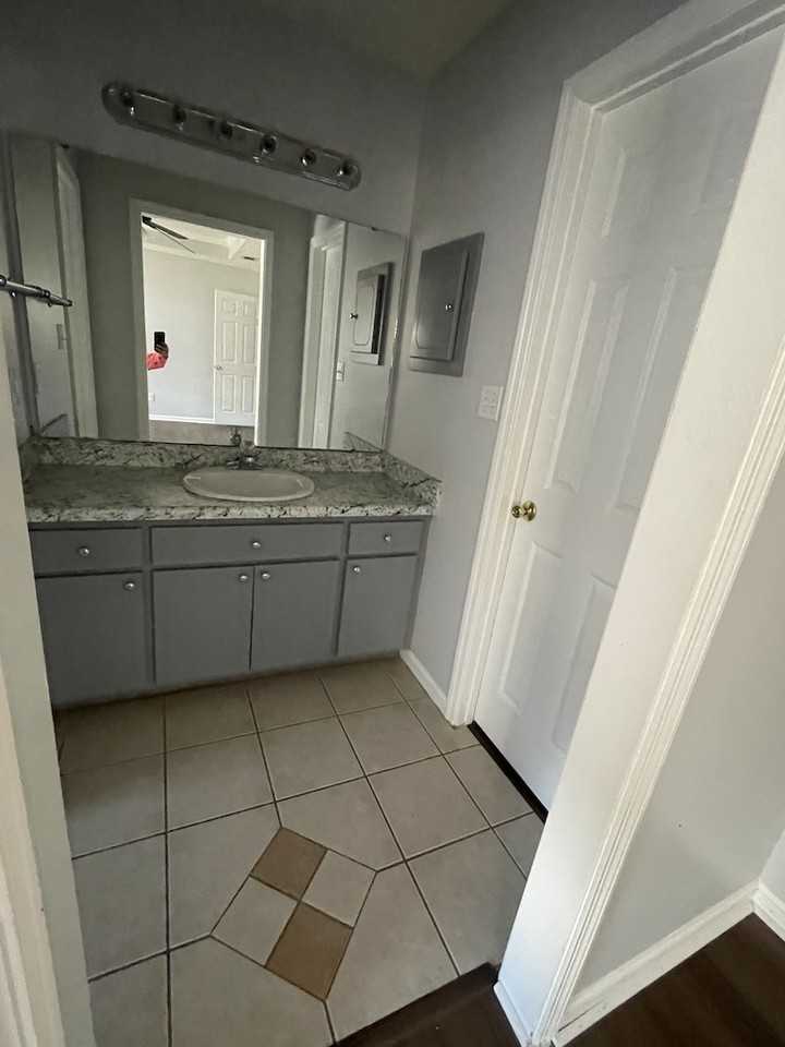 3933 Heatherwoods Dr #1 - Photo 7 of 9