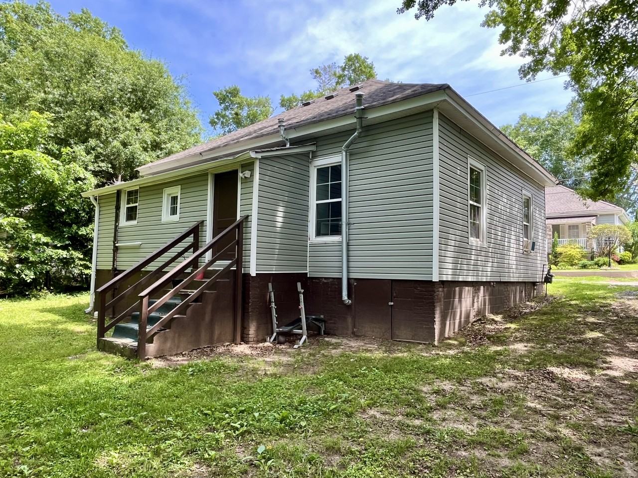 173 Poplar St #1 - Photo 3 of 19