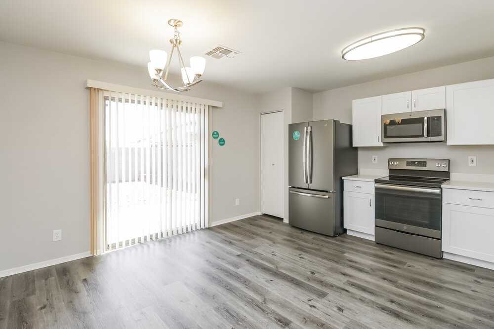 11517 W Charter Oak Rd - Photo 6 of 16