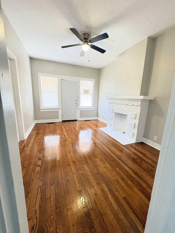 705 Warford St #1-2 - Photo 3 of 9