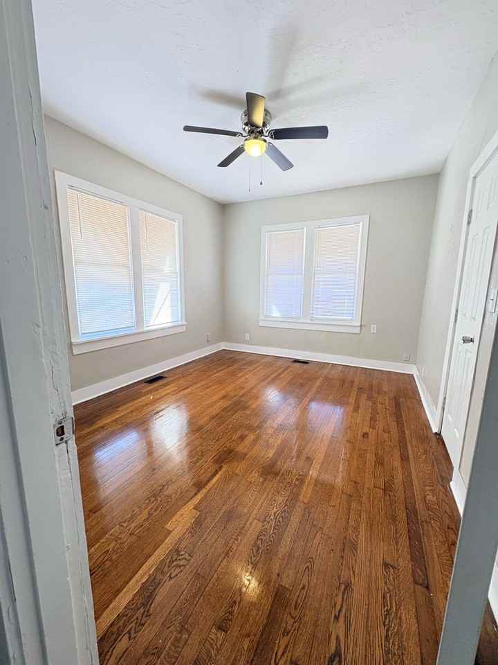 705 Warford St #1-2 - Photo 7 of 9