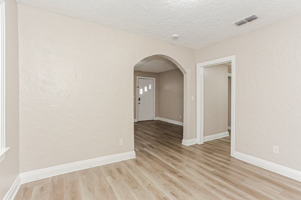 6514 N Pearl St - Photo 7 of 16