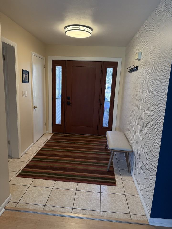 18 Cricklewood Cir #1 - Photo 2 of 34