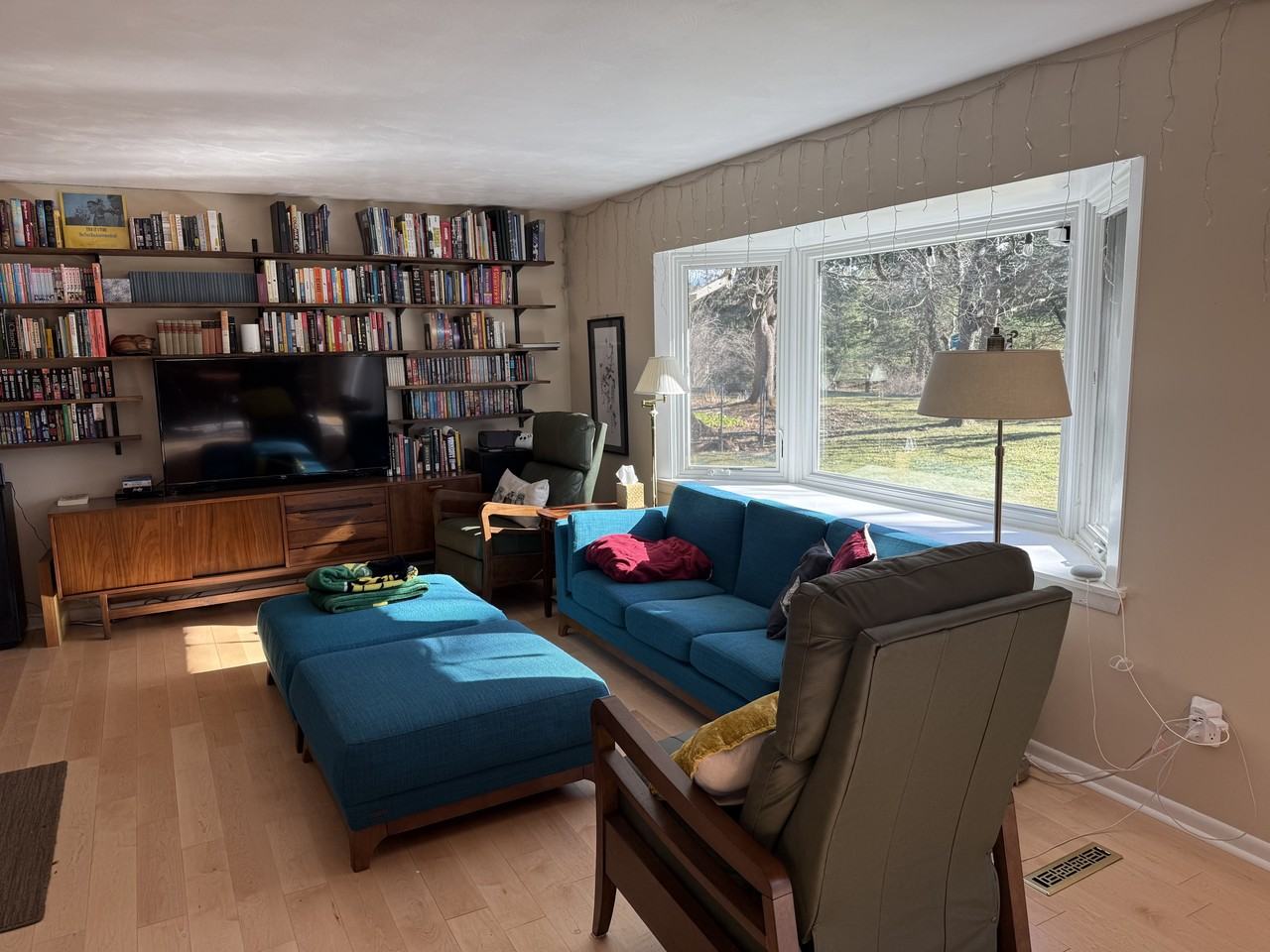 18 Cricklewood Cir #1 - Photo 3 of 34