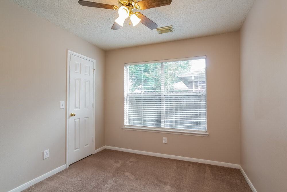 7131 Maple Walk Dr - Photo 7 of 15