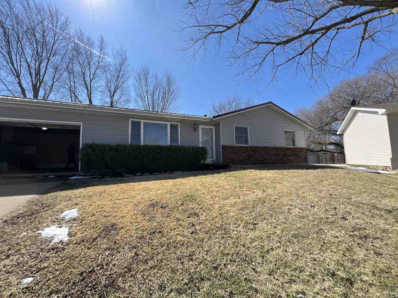 3690 Keystone Dr #1 - Photo 3 of 28