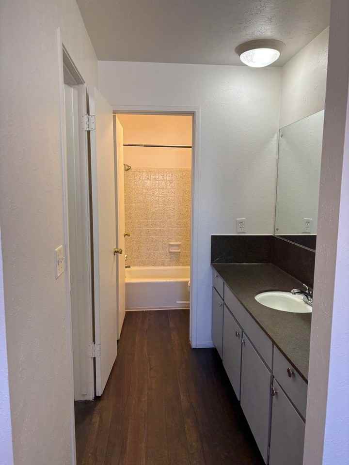 Caledonian Apartments - Photo 6 of 7