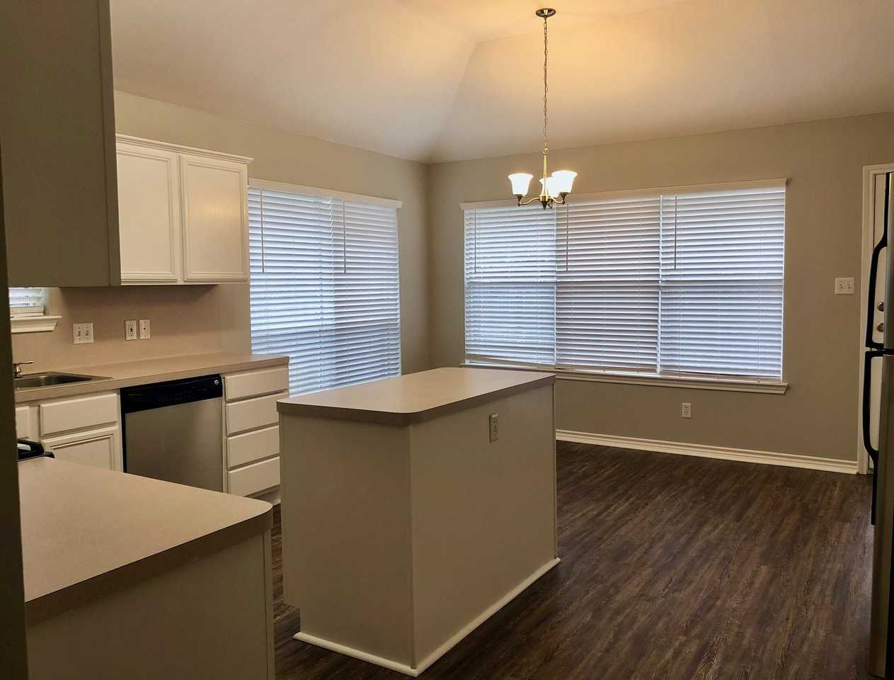 2403 Carnation Ct #1 - Photo 4 of 16