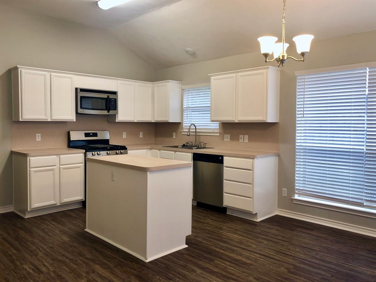 2403 Carnation Ct #1 - Photo 5 of 16