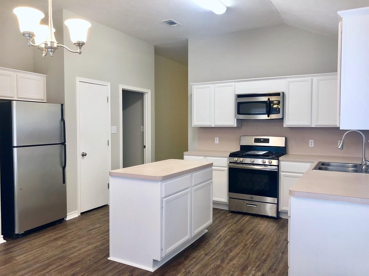 2403 Carnation Ct #1 - Photo 6 of 16