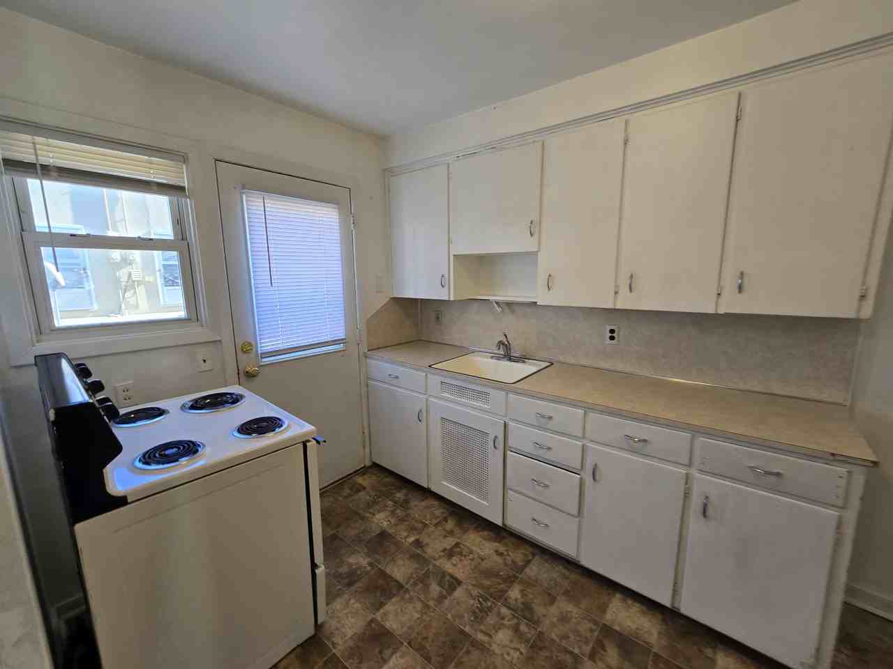 235 Madison St #1 - Photo 6 of 17