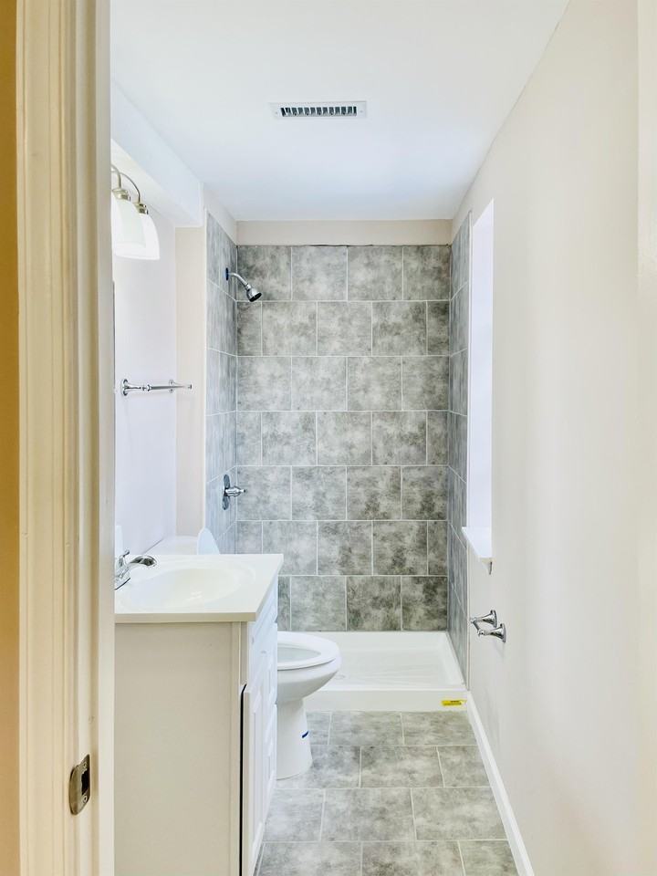 2018 N Charles St #3R - Photo 4 of 6