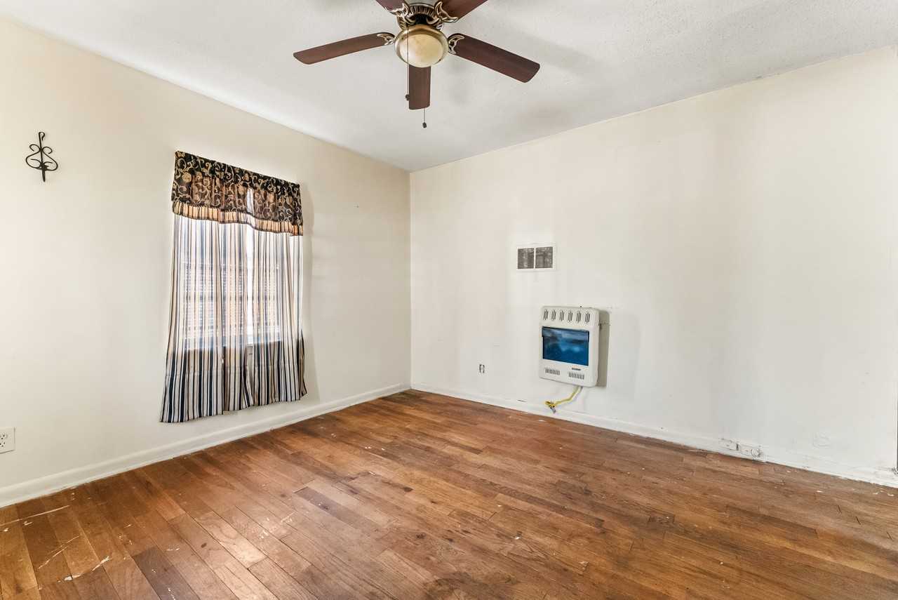 932 Lewis St #1 - Photo 4 of 18