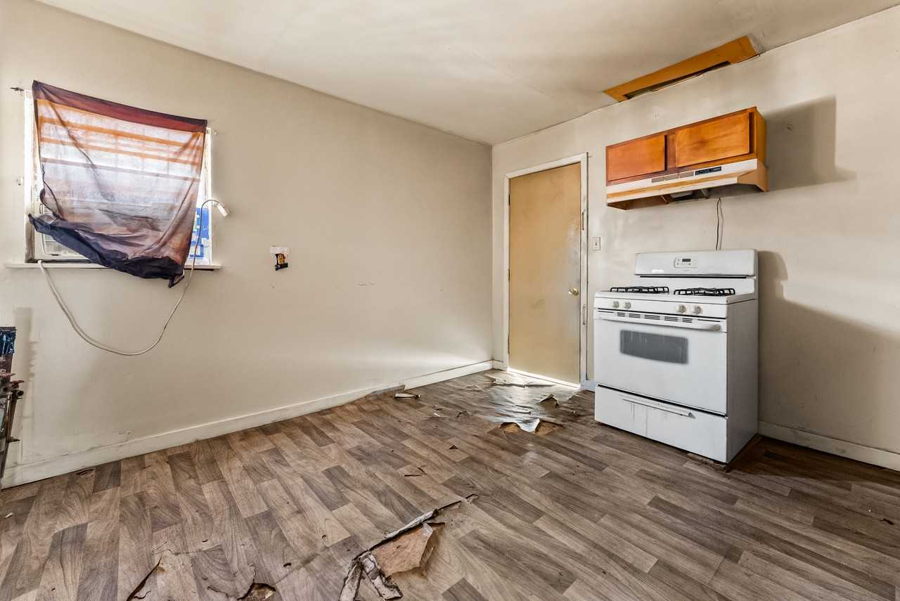 932 Lewis St #1 - Photo 6 of 18