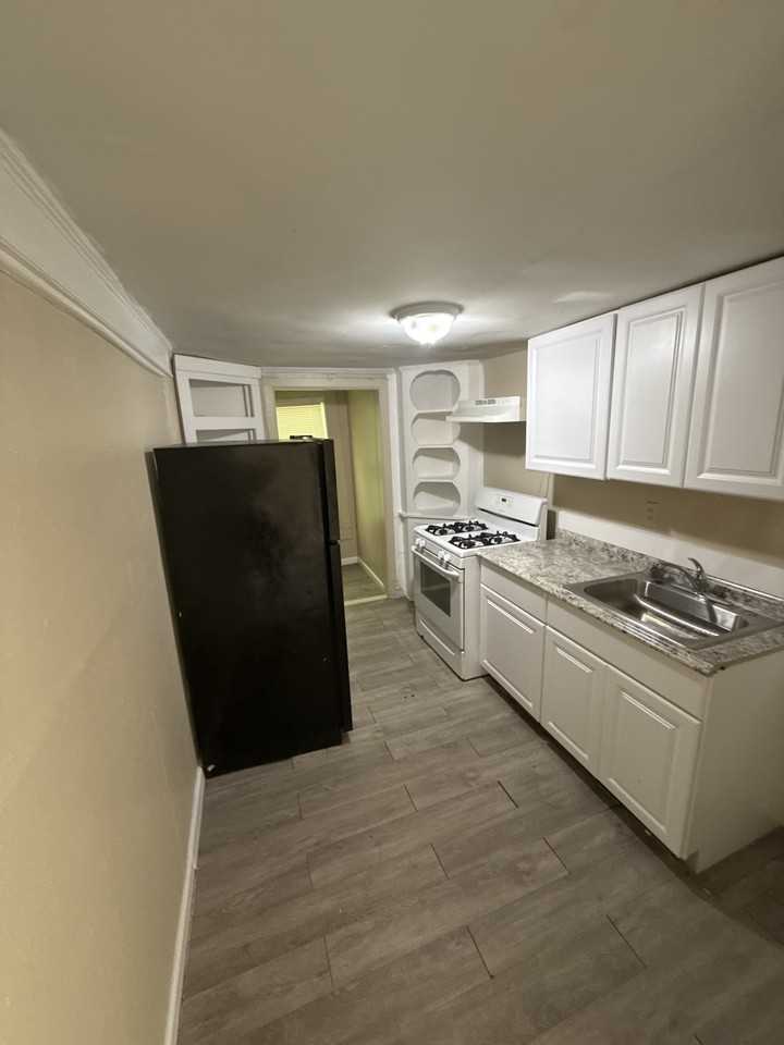 314 N Nueces #C - Photo 3 of 10