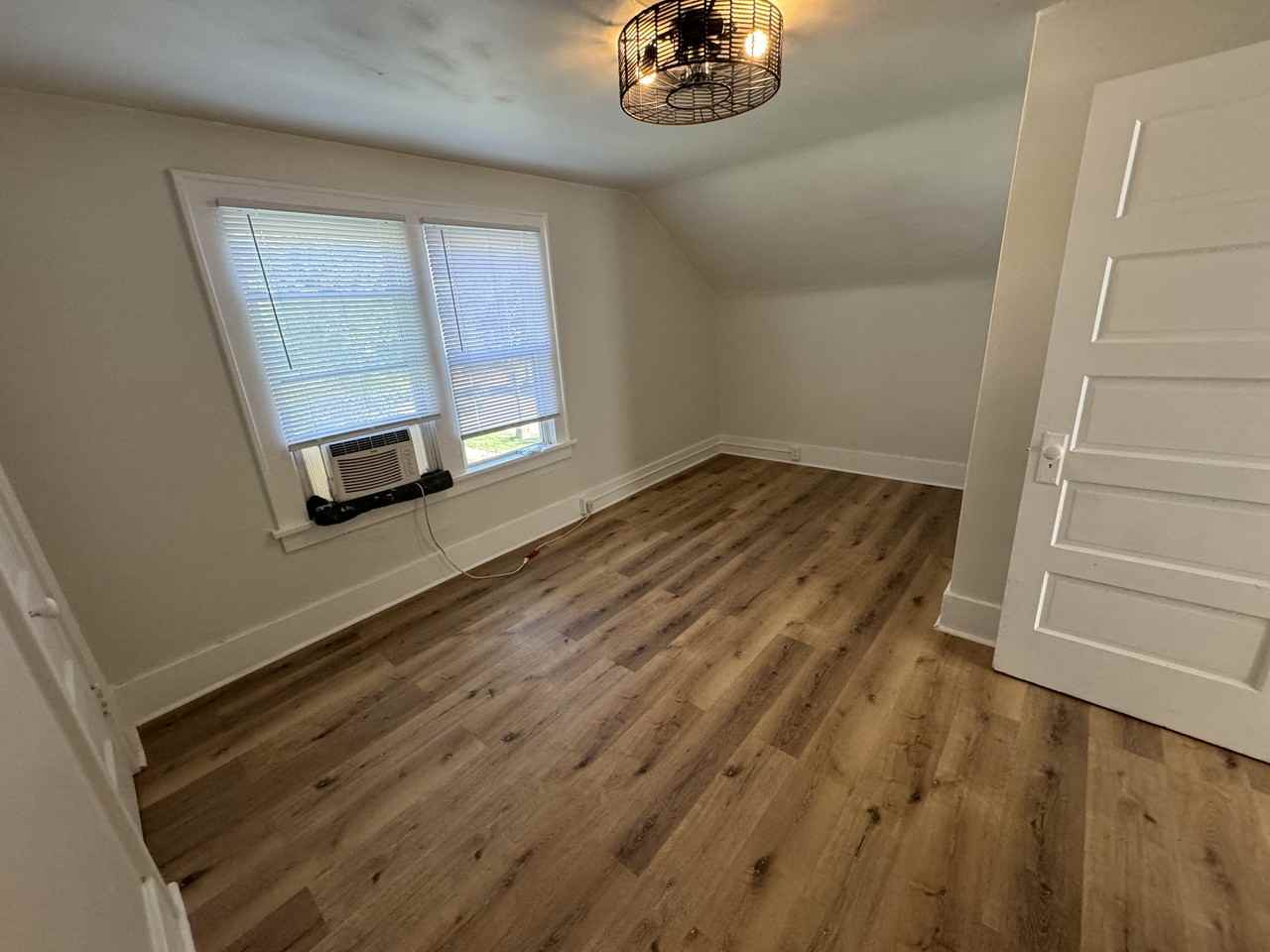 609 Harwood Ct #1 - Photo 6 of 8