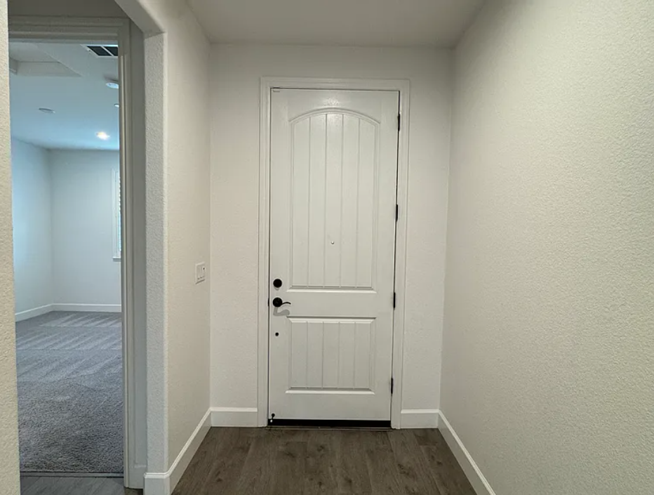 4613 S Hills Dr #1 - Photo 4 of 49