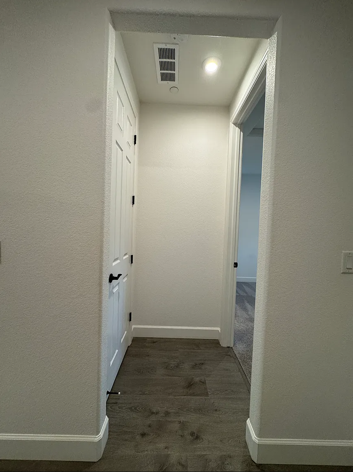 4613 S Hills Dr #1 - Photo 5 of 49