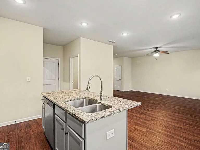 11885 Brightside Pkwy - Photo 7 of 19