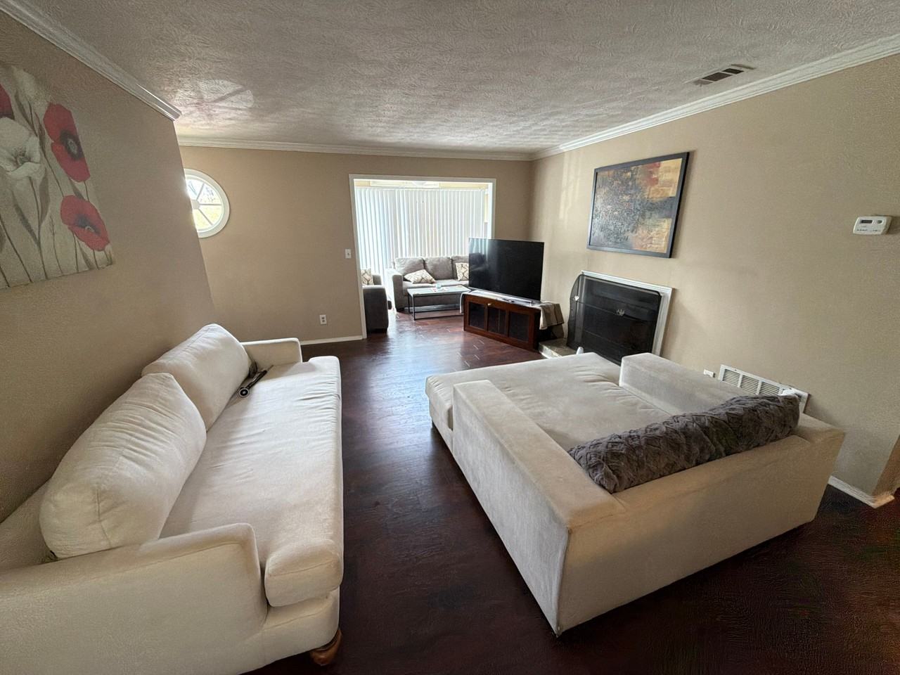 1386 Brockett Pl - Photo 4 of 29