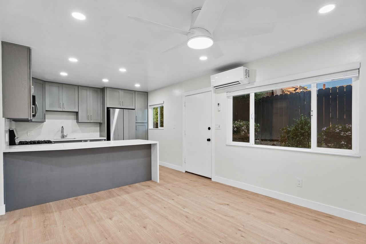 5022 Saratoga Ave #2 - Photo 6 of 22