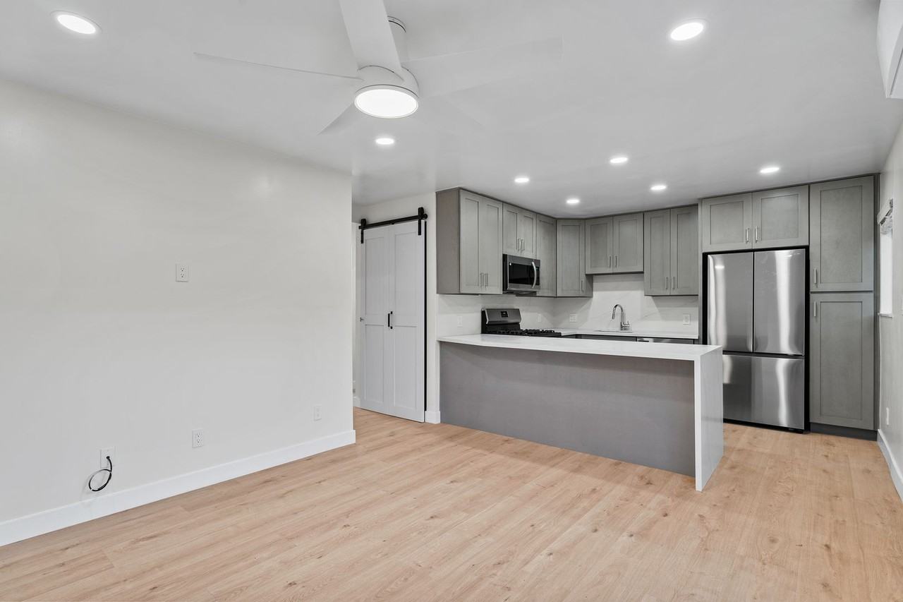 5022 Saratoga Ave #2 - Photo 7 of 22