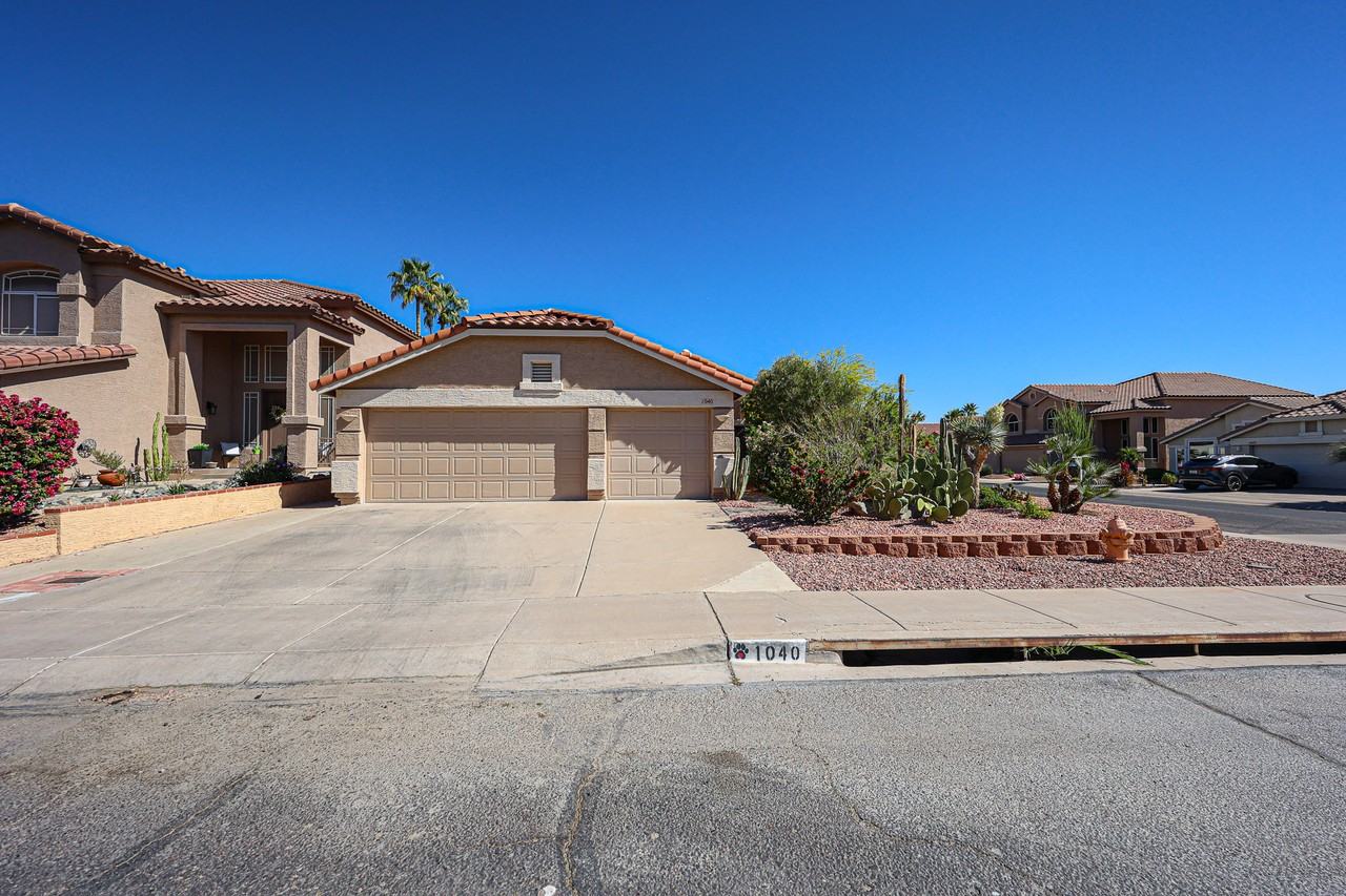 1040 E Silverwood Dr #1 - Photo 5 of 44