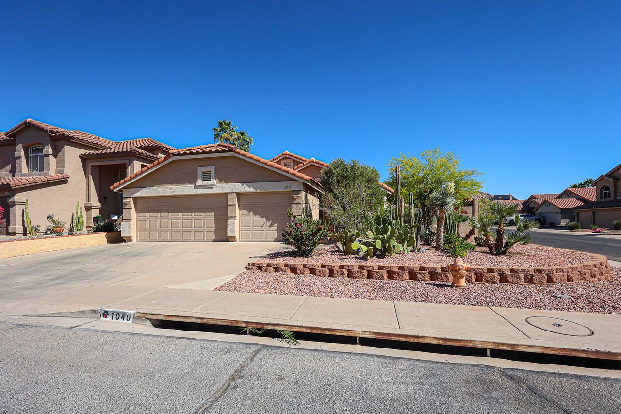 1040 E Silverwood Dr #1 - Photo 6 of 44