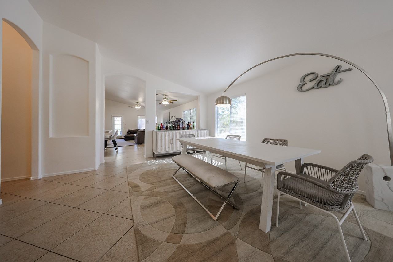 1040 E Silverwood Dr #1 - Photo 7 of 44