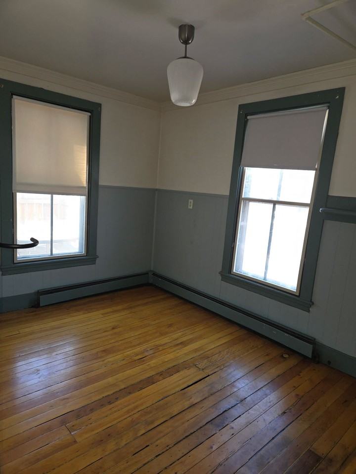 4 Gilman St #B - Photo 7 of 7