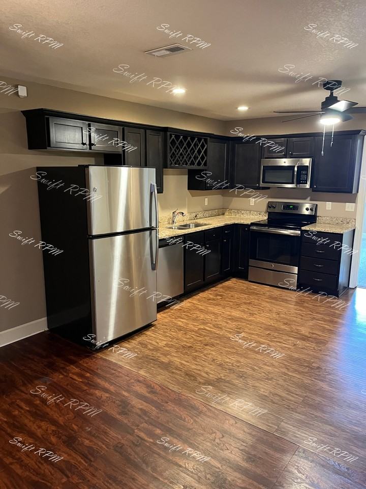 21611 Westover Court-2 - 1 #1 - Photo 6 of 21