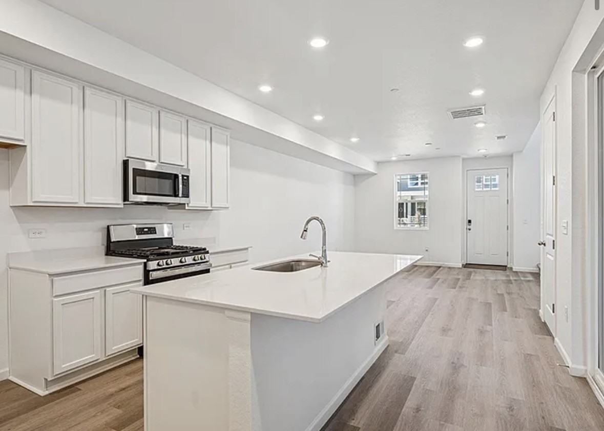 1334 Penner Dr #1 - Photo 6 of 24