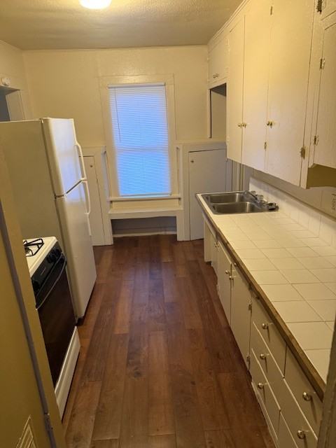 3513 Avenue H #1 - Photo 4 of 14