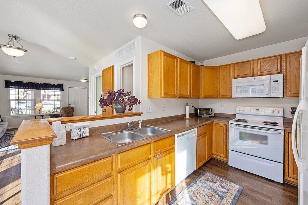 1650 Robertson St #D - Photo 5 of 42