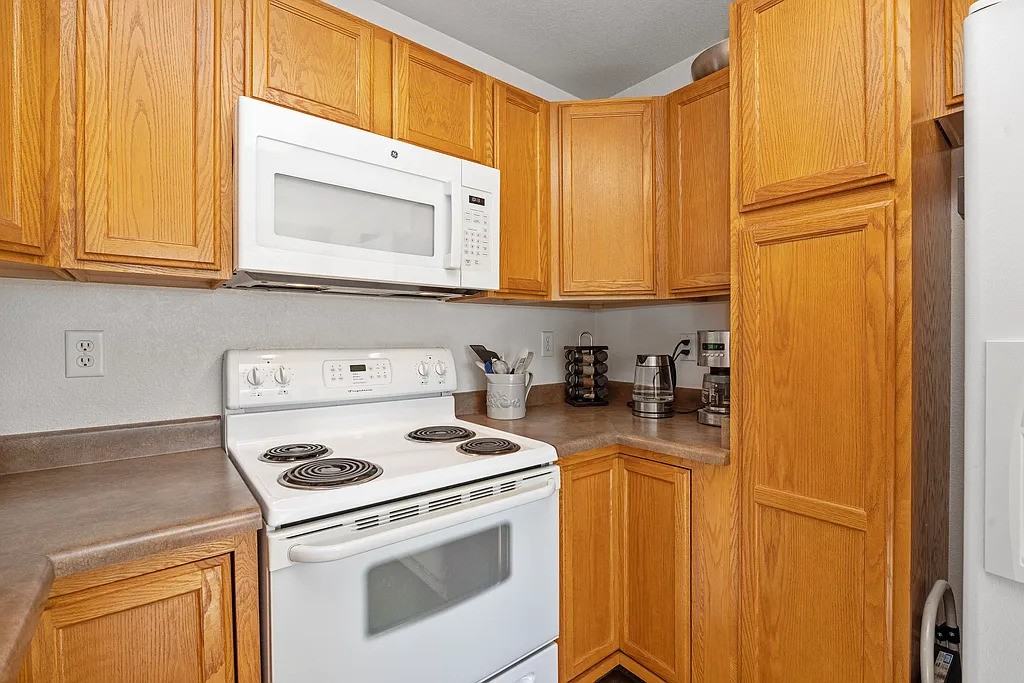 1650 Robertson St #D - Photo 6 of 42