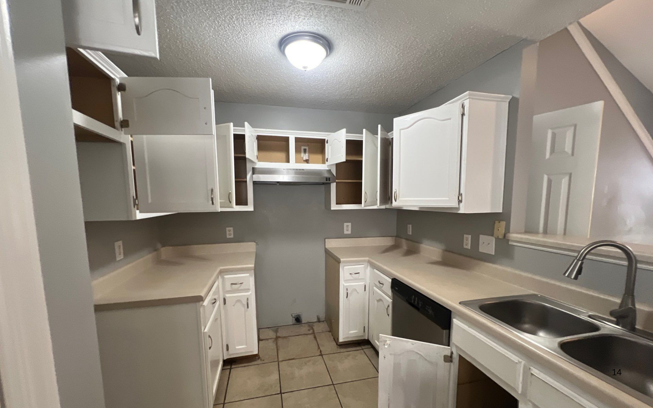 1530 Estacada Way #1 - Photo 3 of 10