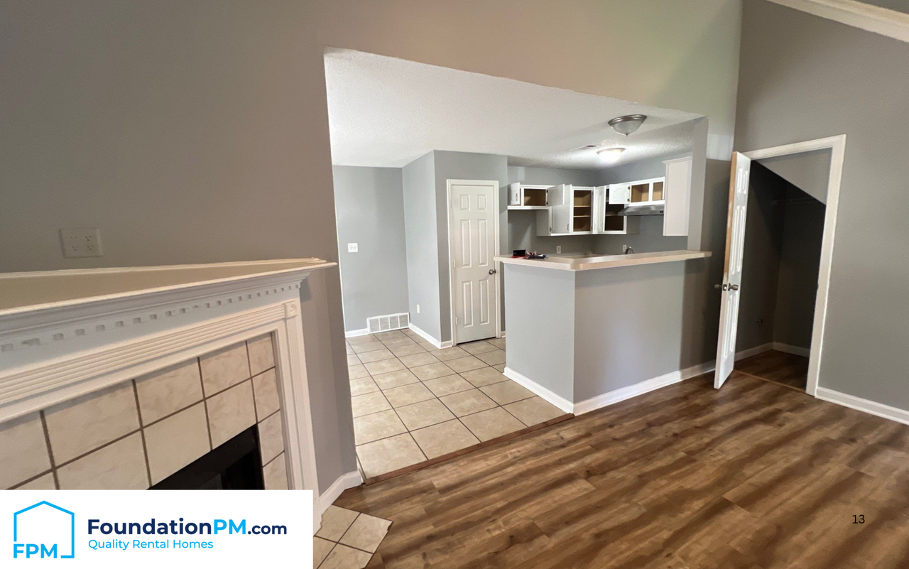 1530 Estacada Way #1 - Photo 4 of 10