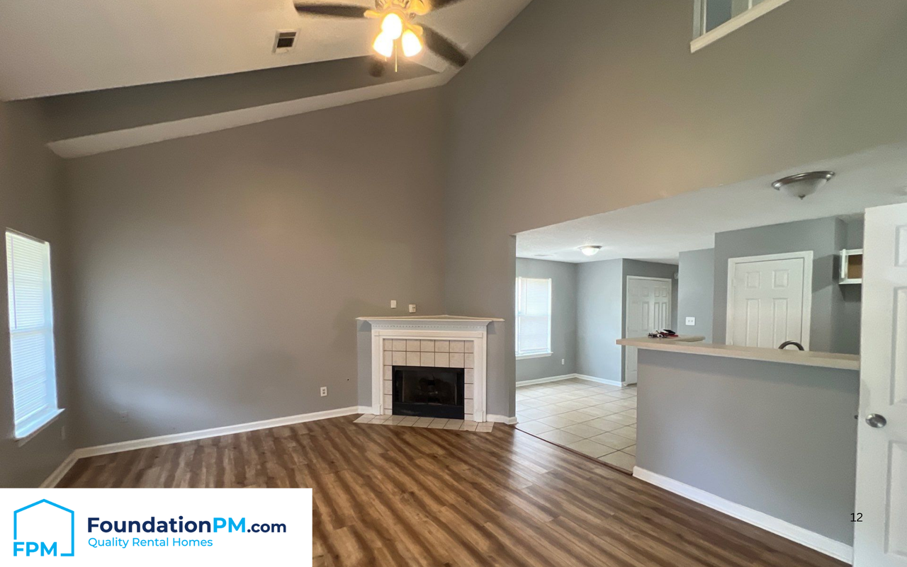 1530 Estacada Way #1 - Photo 5 of 10